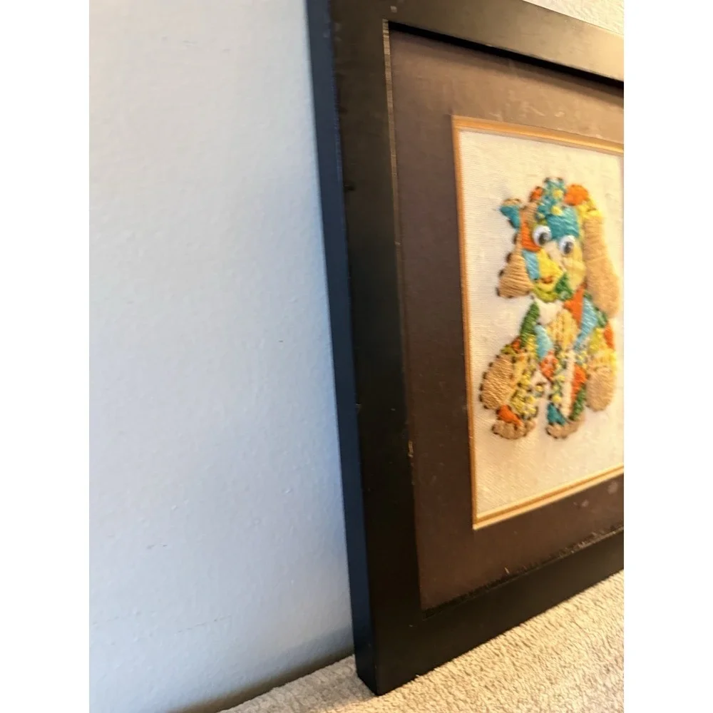 VTG‎  Crewel Elephant w/Wiggle Eyes Needlecraft Embroidery Picture Frame 70